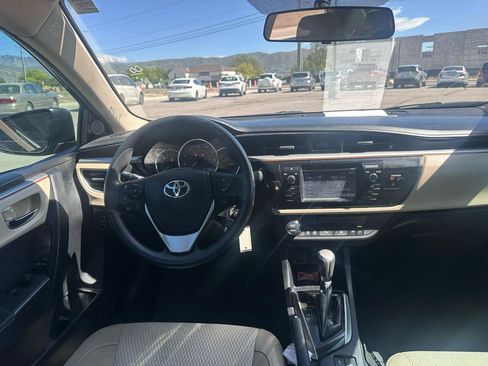 Used 2016 Toyota Corolla LE FWD image 11