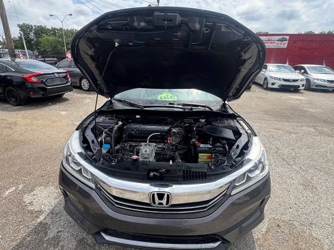 Used 2017 Honda Accord LX image 18