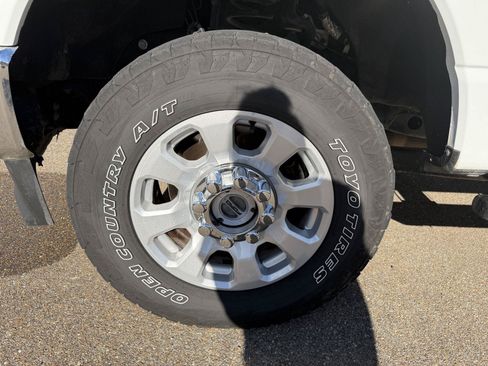 Used 2023 Ford F250 XLT AWD/4WD image 25