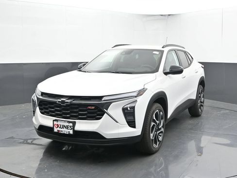 Used 2025 Chevrolet Trax RS w/ Driver Confidence Package FWD image 5