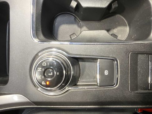 Used 2019 Ford Fusion SE FWD image 17
