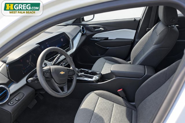Used 2026 Chevrolet Trax LT FWD image 7