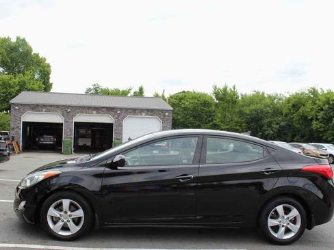 Used 2013 Hyundai Elantra GLS w/ Preferred Pkg FWD image 9