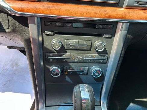 Used 2011 Lincoln MKZ 4dr Sdn FWD image 18