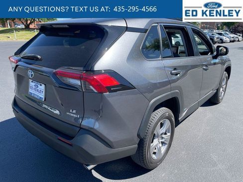 Used 2023 Toyota RAV4 LE AWD/4WD image 28