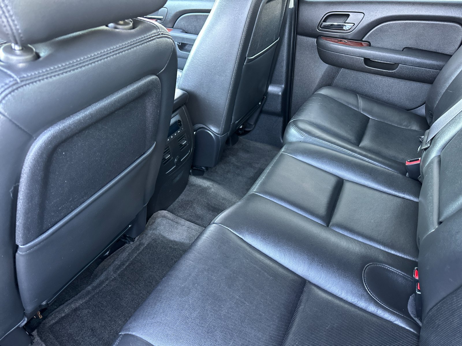 Used 2013 Chevrolet Avalanche LTZ AWD/4WD image 12