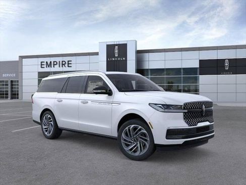 New 2026 Lincoln Navigator L Reserve AWD/4WD image 7