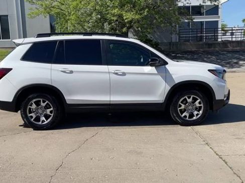 Used 2023 Honda Passport TrailSport image 9
