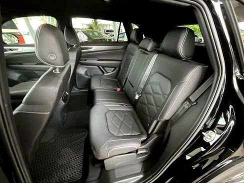 New 2026 Volkswagen Atlas Cross Sport SE image 19