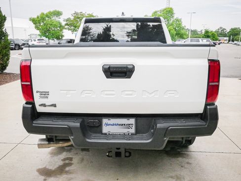 Used 2025 Toyota Tacoma SR AWD/4WD image 9