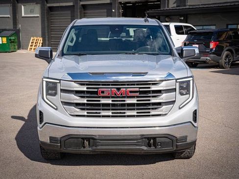Used 2022 GMC Sierra 1500 SLE image 2