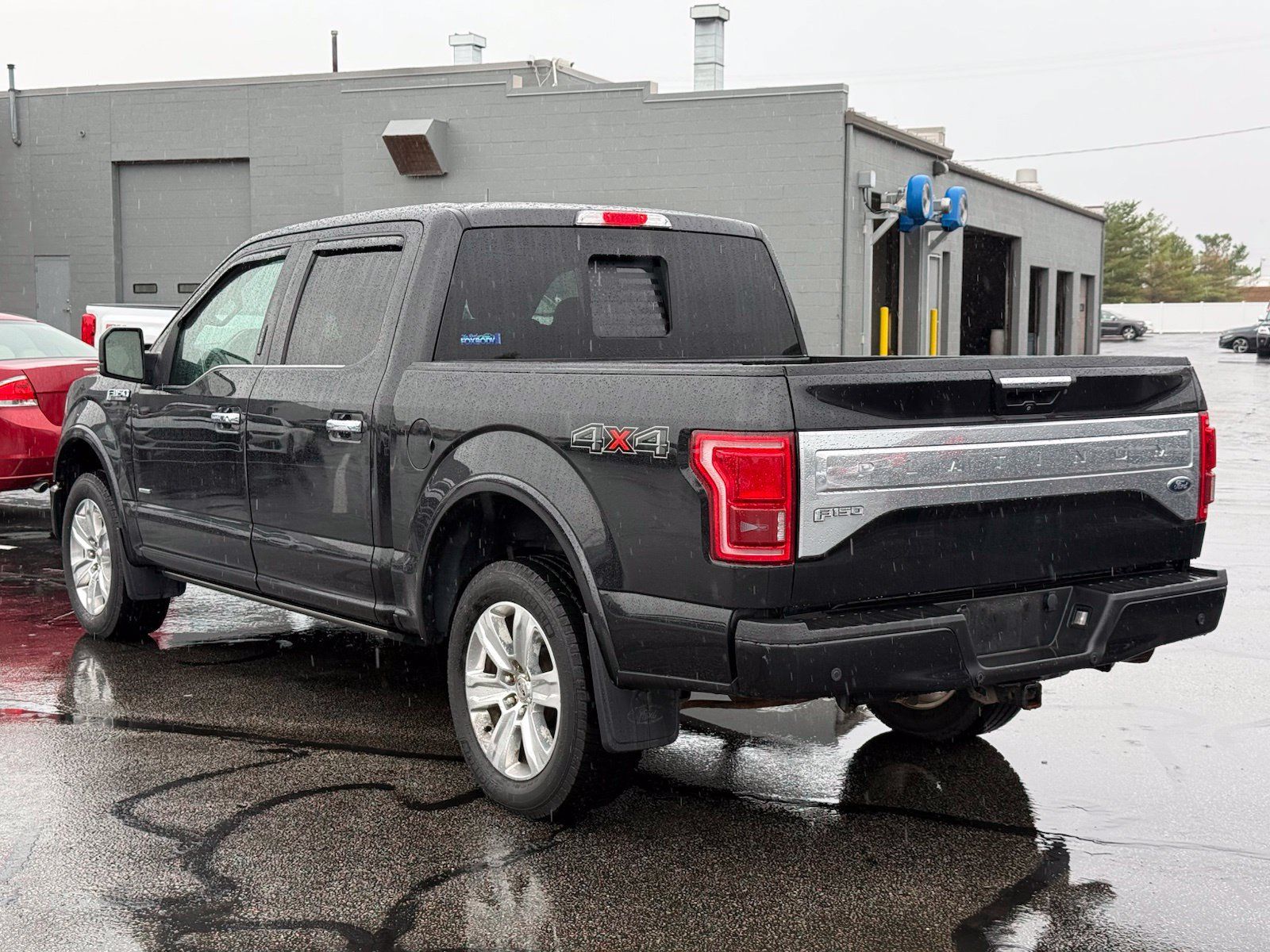 Used 2015 Ford F150 Platinum w/ Equipment Group 701A Luxury AWD/4WD image 6