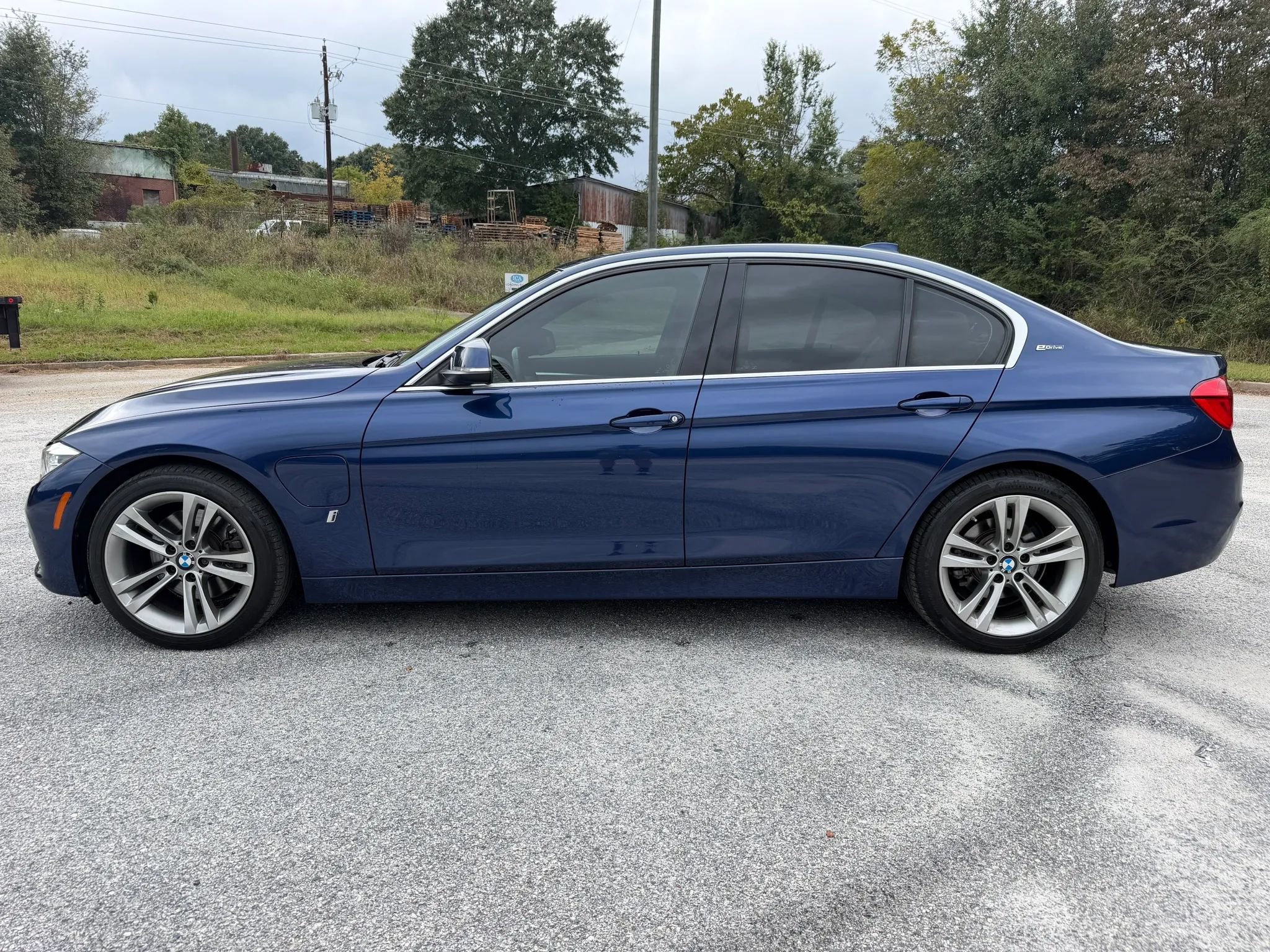 Used 2017 BMW 330e RWD image 2