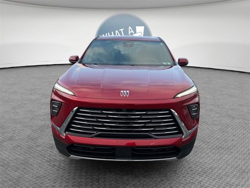 Used 2025 Buick Enclave Preferred image 9