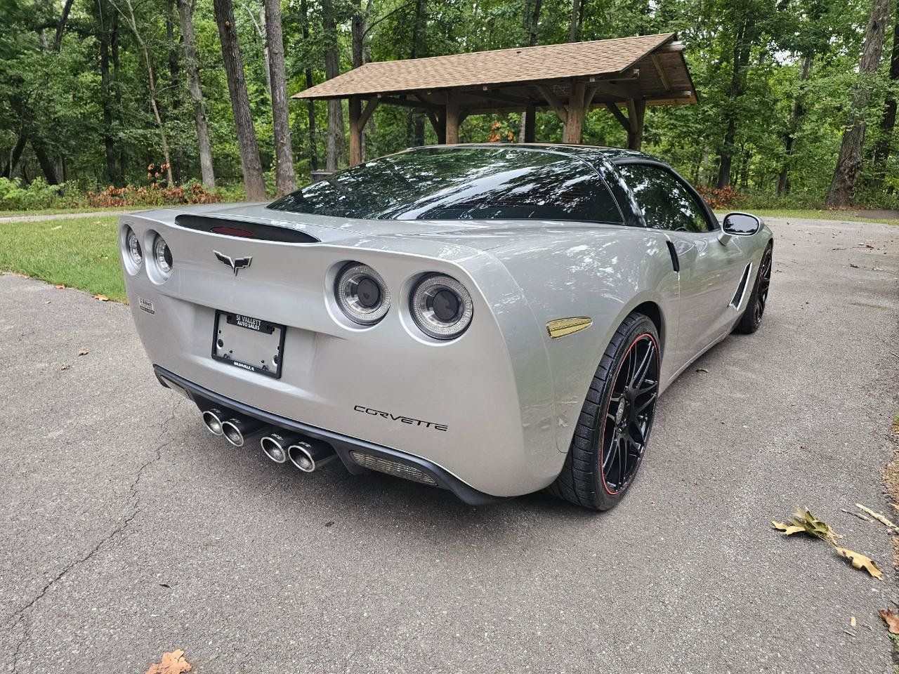 Used 2005 Chevrolet Corvette Coupe w/ Preferred Equipment Group RWD image 5