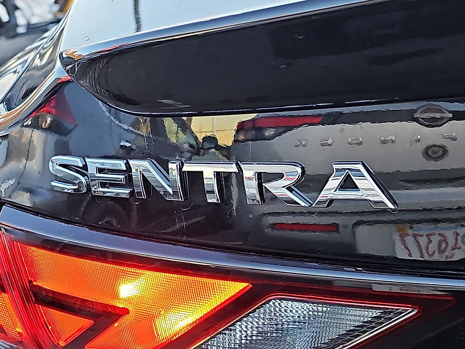 Used 2025 Nissan Sentra SR w/ SR Premium Package FWD image 32