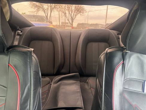 Used 2019 Ford Mustang Coupe image 8