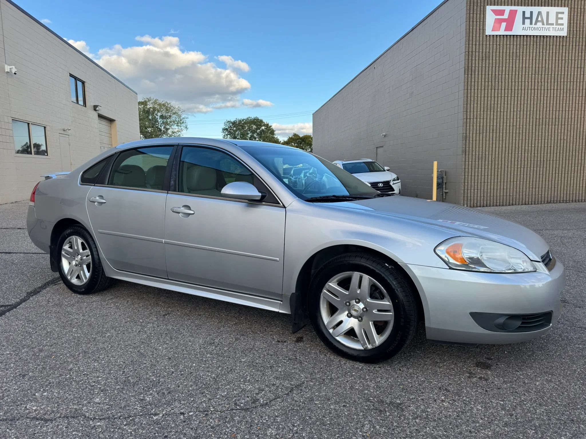 Used 2011 Chevrolet Impala LT w/ Luxury Edition Package FWD image 12