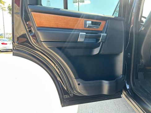 Used 2014 Land Rover LR4 HSE image 26