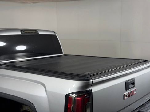 Used 2018 GMC Sierra 1500 SLT w/ SLT Premium Package image 14
