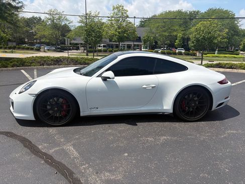 Used 2018 Porsche 911 Carrera GTS RWD image 2