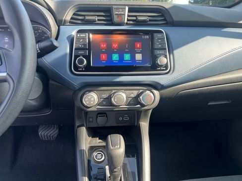 Used 2025 Nissan Versa SV image 17