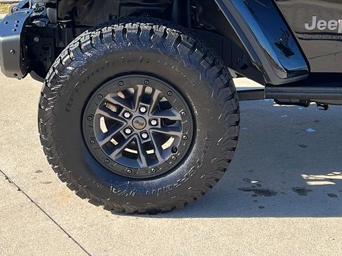 New 2025 Jeep Wrangler Unlimited Rubicon 392 image 12