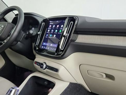 Certified 2026 Volvo XC40 B5 Plus w/ Protection Package Premier AWD/4WD image 49