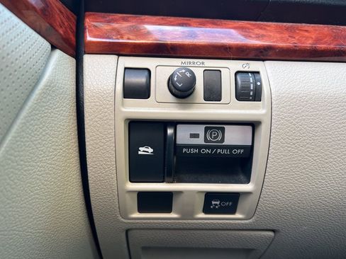 Used 2010 Subaru Outback 2.5i Limited image 16