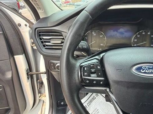 Used 2022 Ford Escape SEL FWD image 17