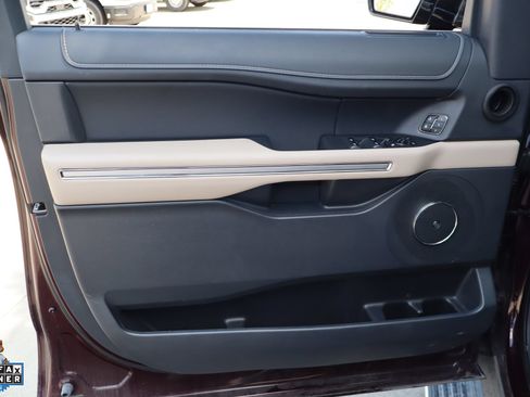 Used 2024 Ford Expedition Max Limited RWD image 12
