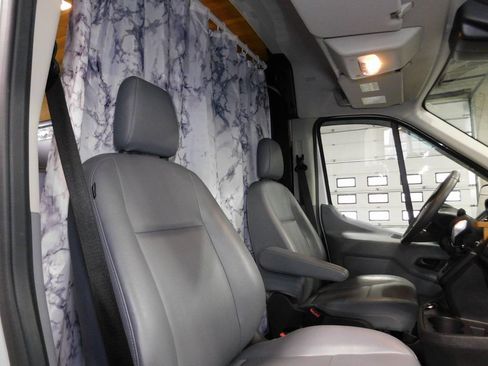 Used 2019 Ford Transit 250 148 Medium Roof RWD image 94