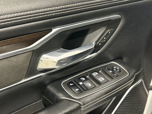 Used 2022 RAM 1500 Laramie AWD/4WD image 15