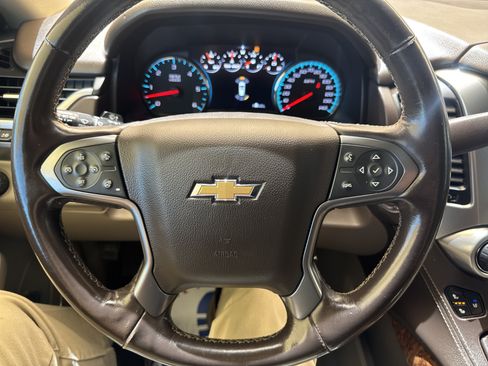 Used 2019 Chevrolet Suburban Premier AWD/4WD image 33