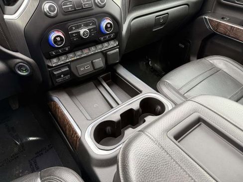 Used 2022 GMC Sierra 2500 Denali w/ Denali Black Diamond Edition image 35