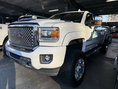 Used 2017 GMC Sierra 2500 Denali w/ Duramax Plus Package image 1