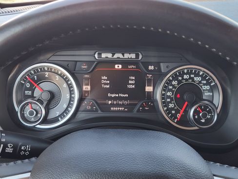 Used 2022 RAM 1500 Laramie AWD/4WD image 16