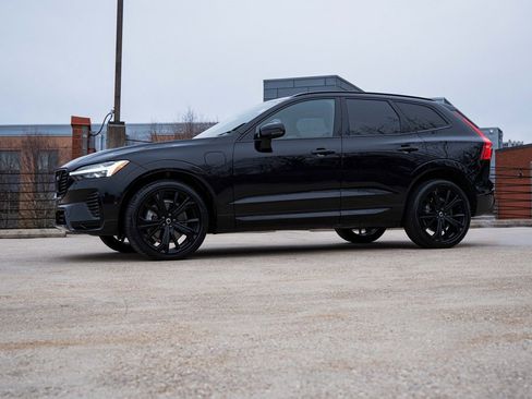 Certified 2024 Volvo XC60 T8 Ultimate w/ Climate Package image 3