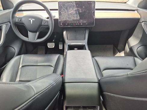 Used 2022 Tesla Model Y Performance AWD/4WD image 13