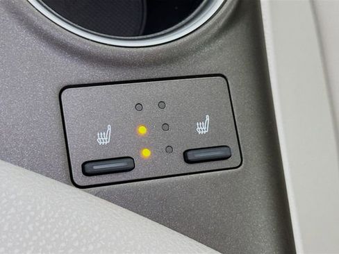 Used 2021 Toyota Camry XLE w/ Navigation Upgrade Package image 20