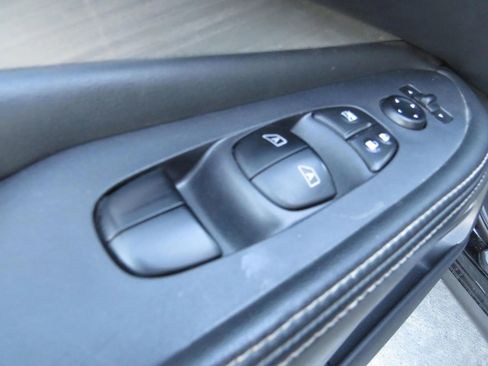 Used 2018 Nissan Murano S image 39