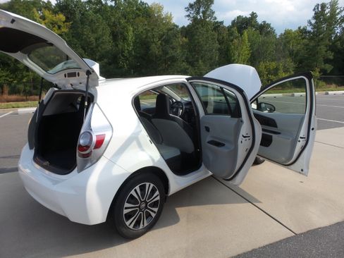 Used 2013 Toyota Prius C One FWD image 15