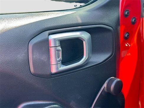Used 2022 Jeep Gladiator Sport AWD/4WD image 17