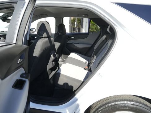 Used 2023 Chevrolet Equinox LS w/ LS Convenience Package AWD/4WD image 24