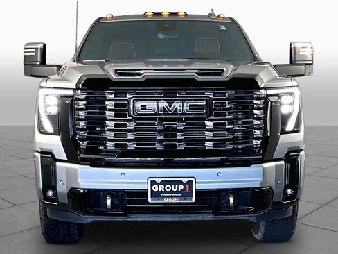 Used 2026 GMC Sierra 2500 Denali Ultimate w/ Max Trailering Package AWD/4WD image 4