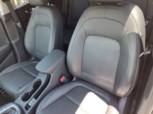Used 2023 Hyundai Kona Limited FWD image 17