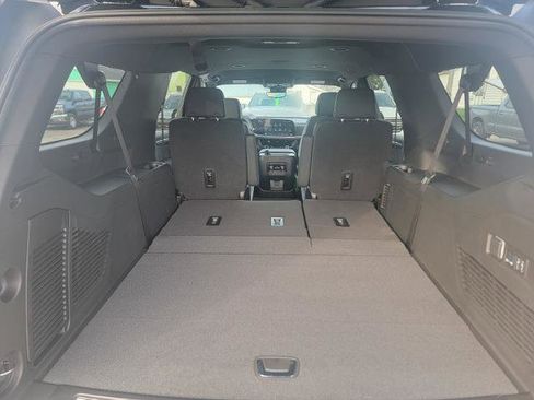 New 2026 Chevrolet Suburban High Country AWD/4WD image 19