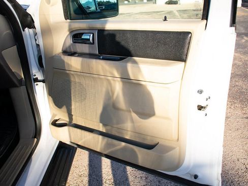 Used 2017 Ford Expedition XLT image 39