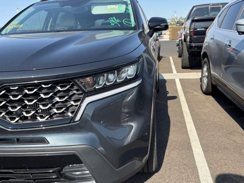 Certified 2023 Kia Sorento X-Line EX AWD/4WD image 8