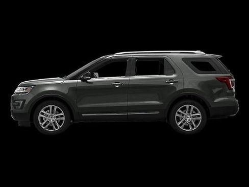 Used 2016 Ford Explorer XLT w/ Equipment Group 202A AWD/4WD image 3